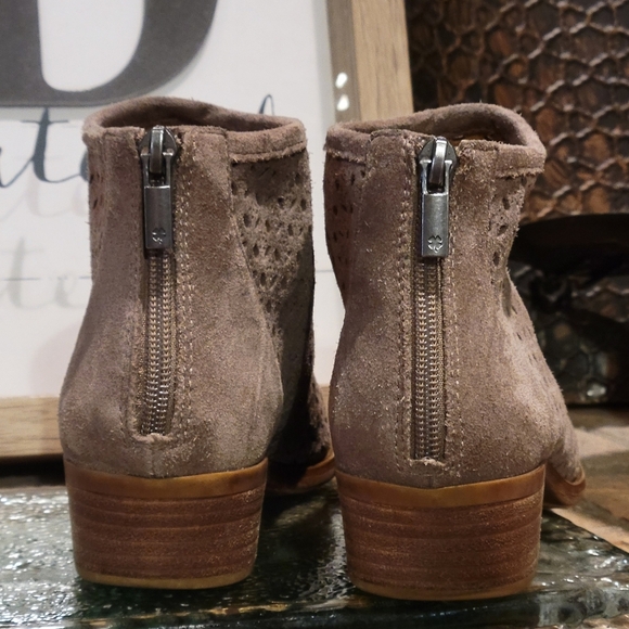 Lucky Brand Ankle Boots 'Nib' Taupe Wmns Sz 7.5 - Picture 3 of 11